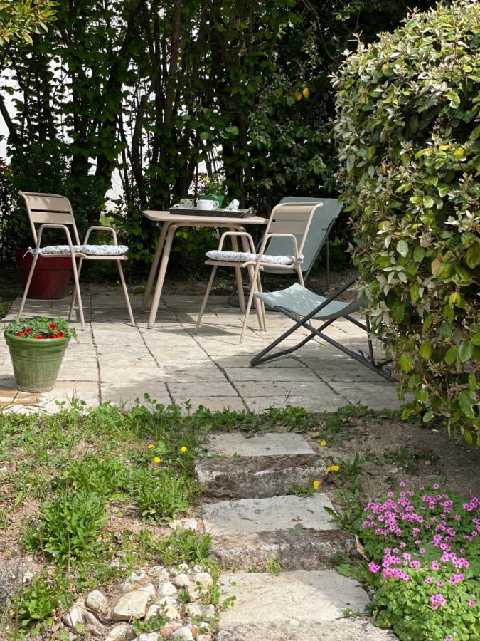 Bed and Breakfast Atelier Soleil Мустьє-Сент-Марі Екстер'єр фото