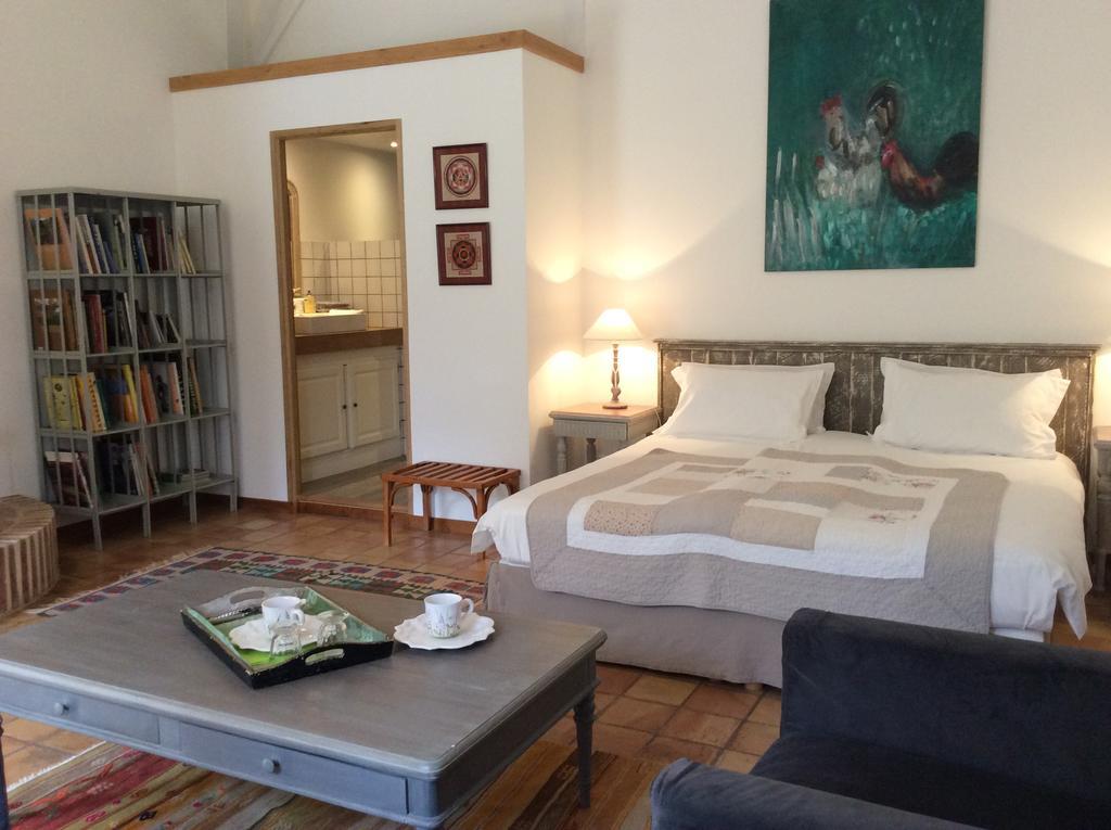 Bed and Breakfast Atelier Soleil Мустьє-Сент-Марі Екстер'єр фото